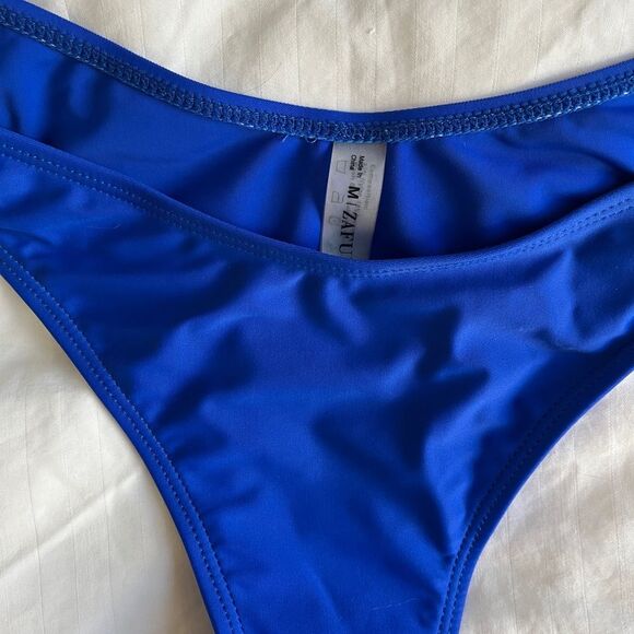 Blue underwire bikini top small/bottoms medium - Picture 2 of 3
